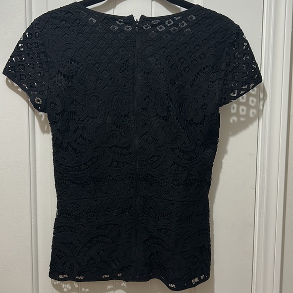 Ann Taylor Petite Black Lace Crochet short sleeve top fully lined w back zip - Picture 10 of 14